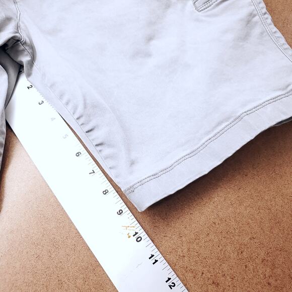 Tommy Bahama Boracay Cargo Bermuda Shorts Men 36 Gray Utility Preppy Minimalist - Picture 7 of 11